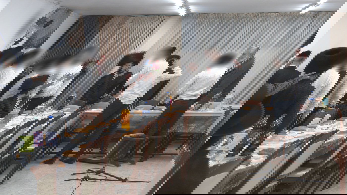 'הפלג' האשדודי הפגין בסערה על הרב ההונגרי השנוי במחלוקת