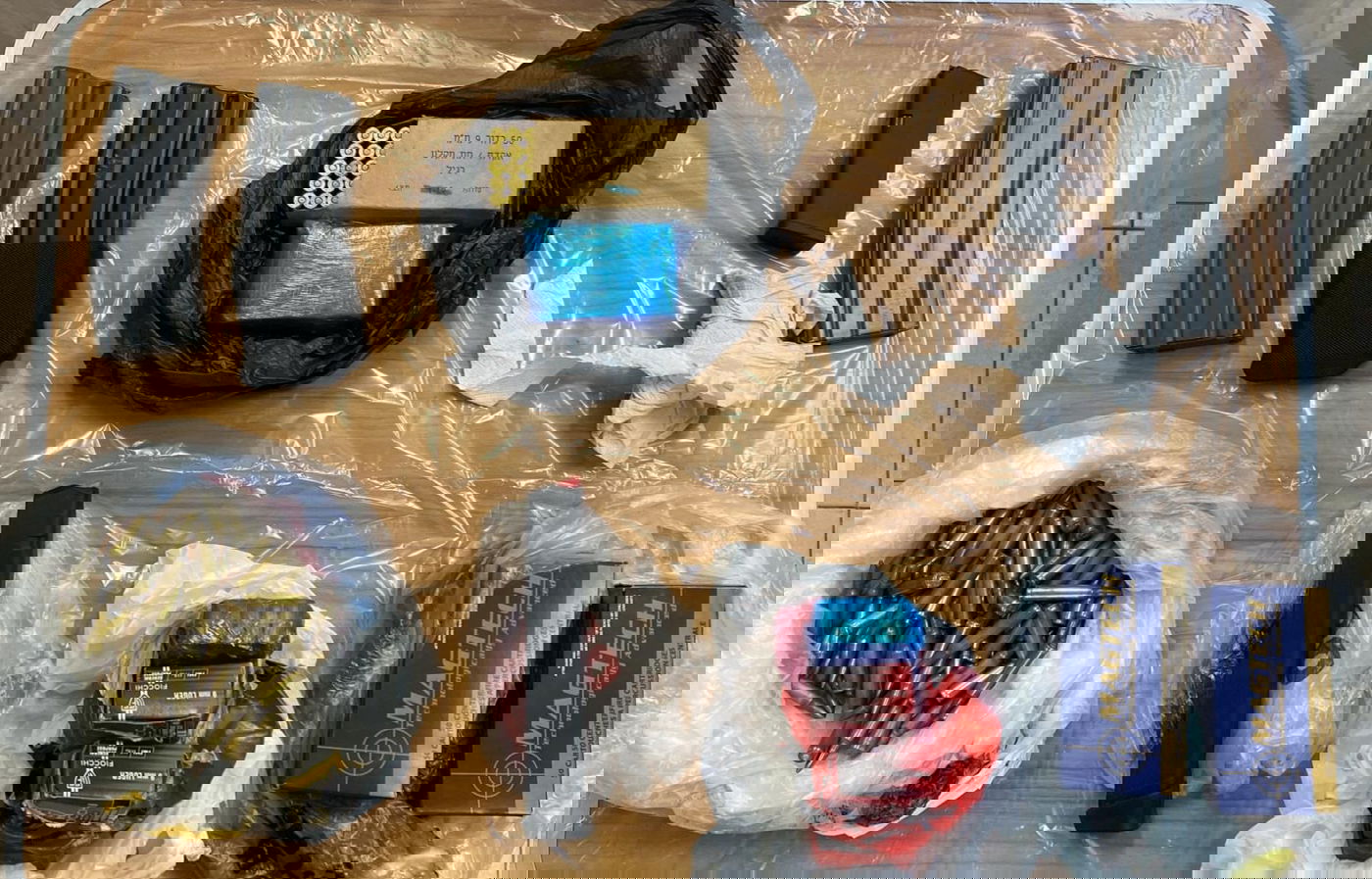 כלי נשק רבים נתפסו במבצע 'ליל שישי' של בלשי הצפון | צפו