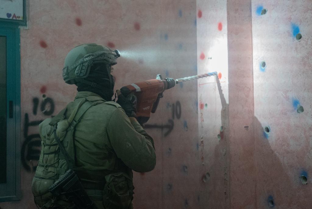 נהרסו בתיהם של מחבלי חמאס שביצעו את הפיגוע במחסום המנהרות