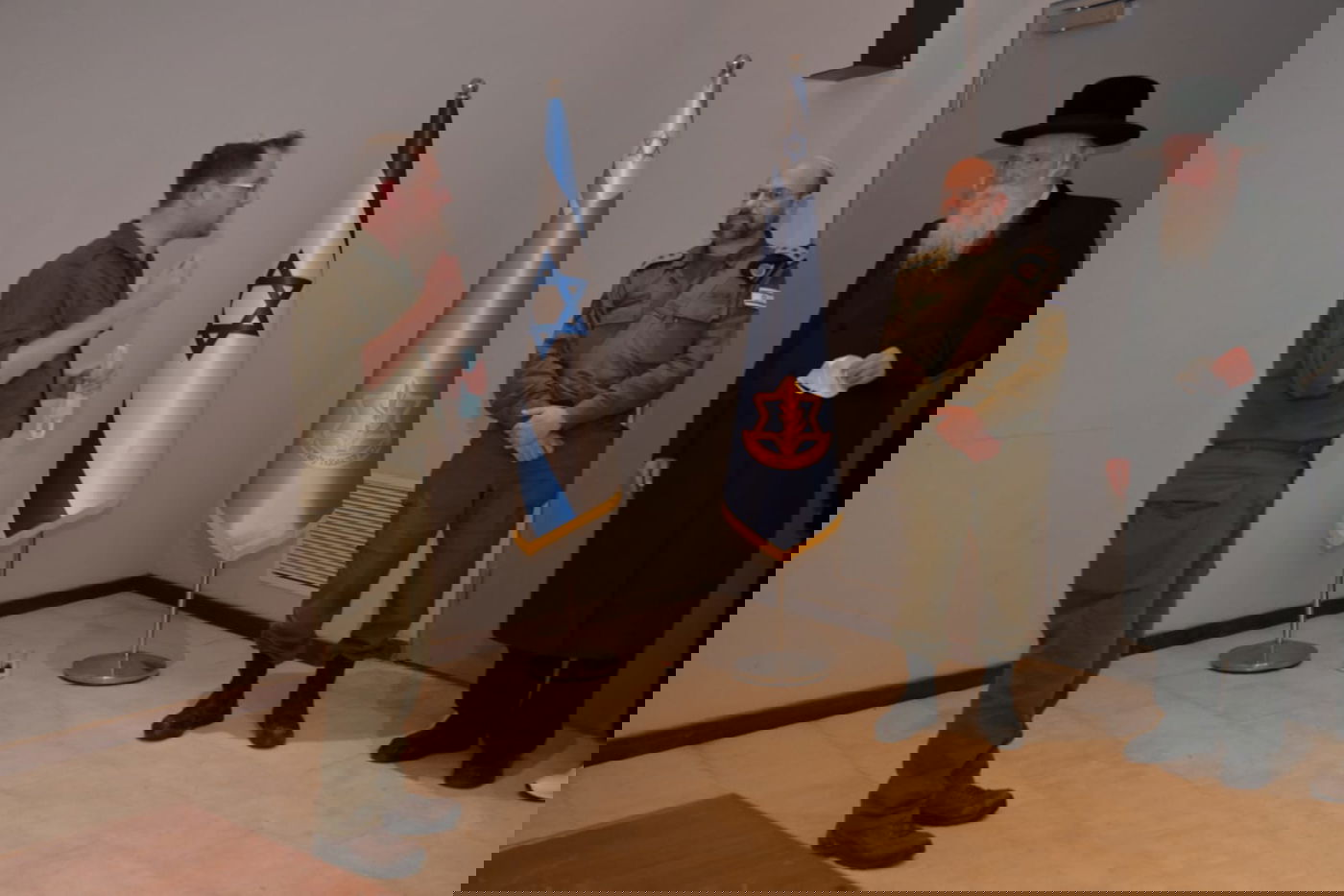 הרב גרוסמן בביקור במחנה שורה: "עם ישראל חייב לכם הכרת הטוב"