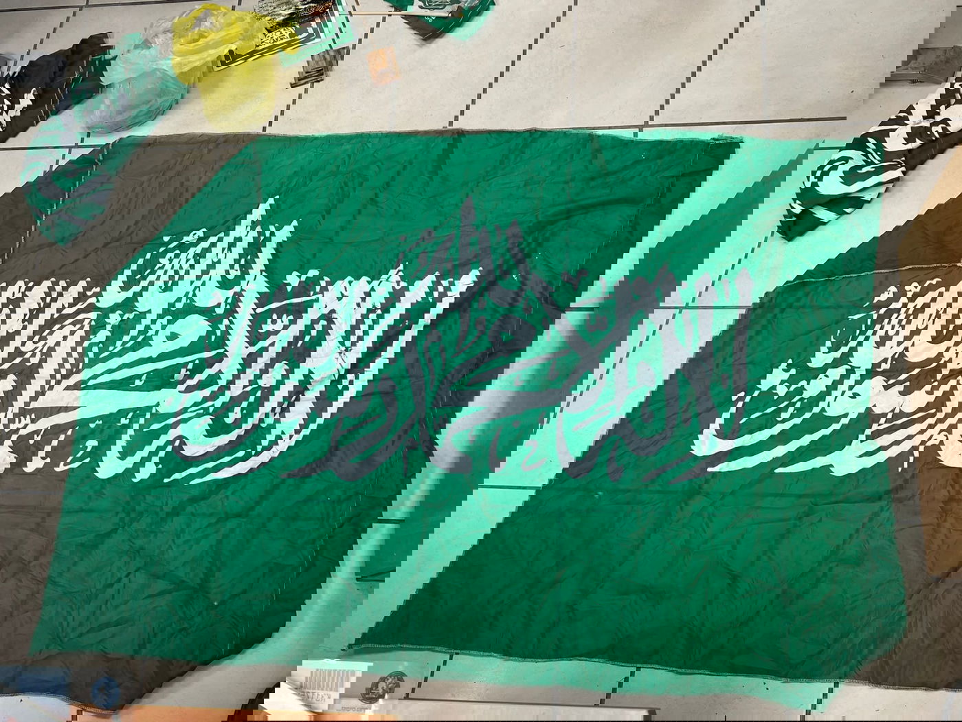 חלק מהממצאים שנתפסו בבית החשודים