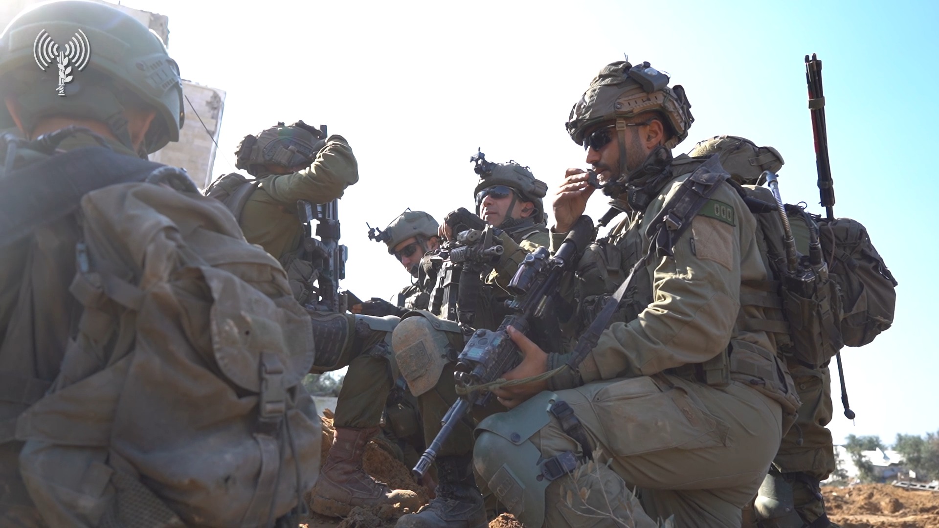 תיעוד של מציאת משגרים ופירים