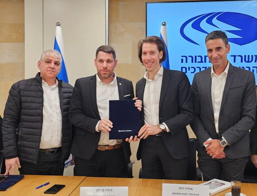 חתימת עסקת הענק לרכישת הקרונות החשמליים