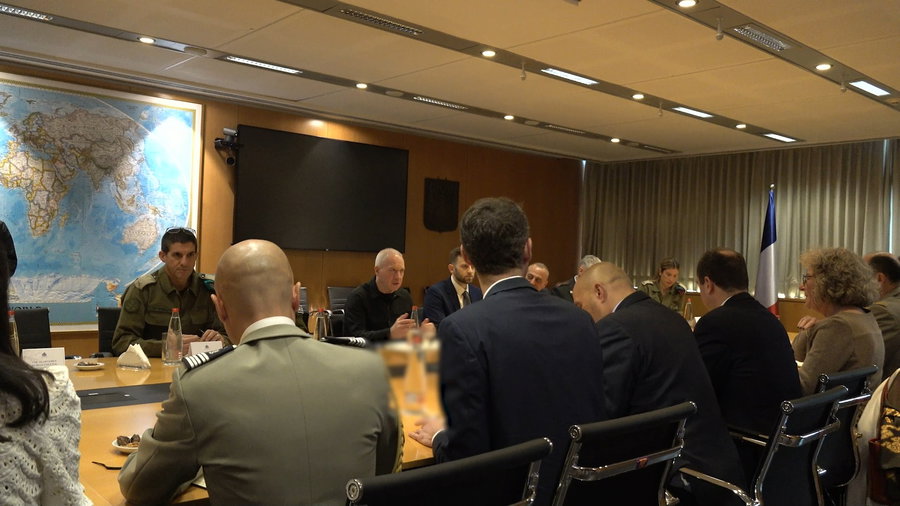 הפגישה של השר גלנט, היום | תיעוד