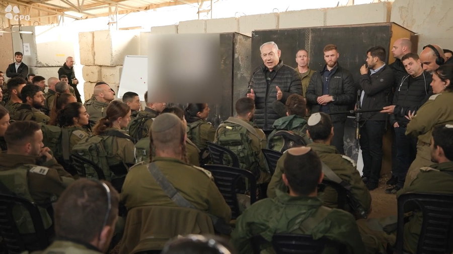 ראש הממשלה נתניהו עם חניכי קורס מ"פ