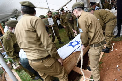 נפרדים מהחברים | ארכיון