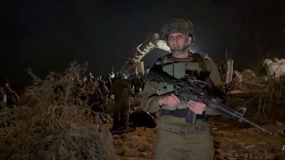 המפקד משחזר את חילוץ הלוחמים תחת ההריסות ברצועה