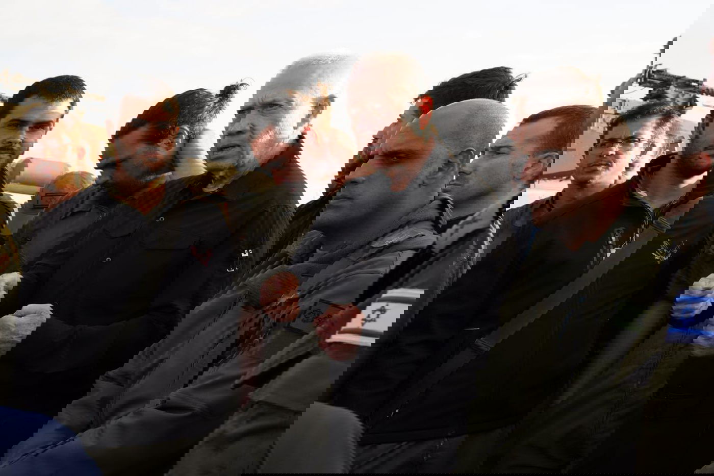 גלנט רומז מי עוצר את מגעי המשא ומתן לשחרור החטופים