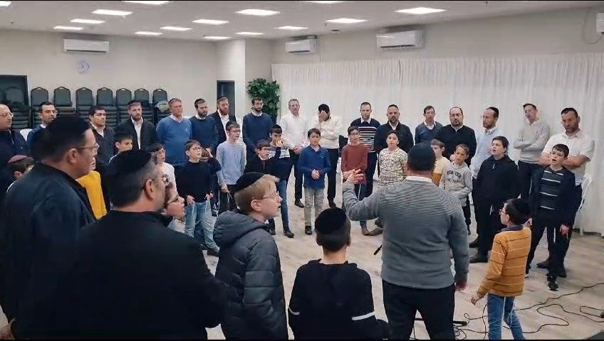 אלחנן שיש, מקהלת 'אנסמבל ילדי השיר' והאבות שרים "אילן"