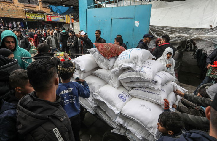 קונים אוכל בעזה בזמן המלחמה