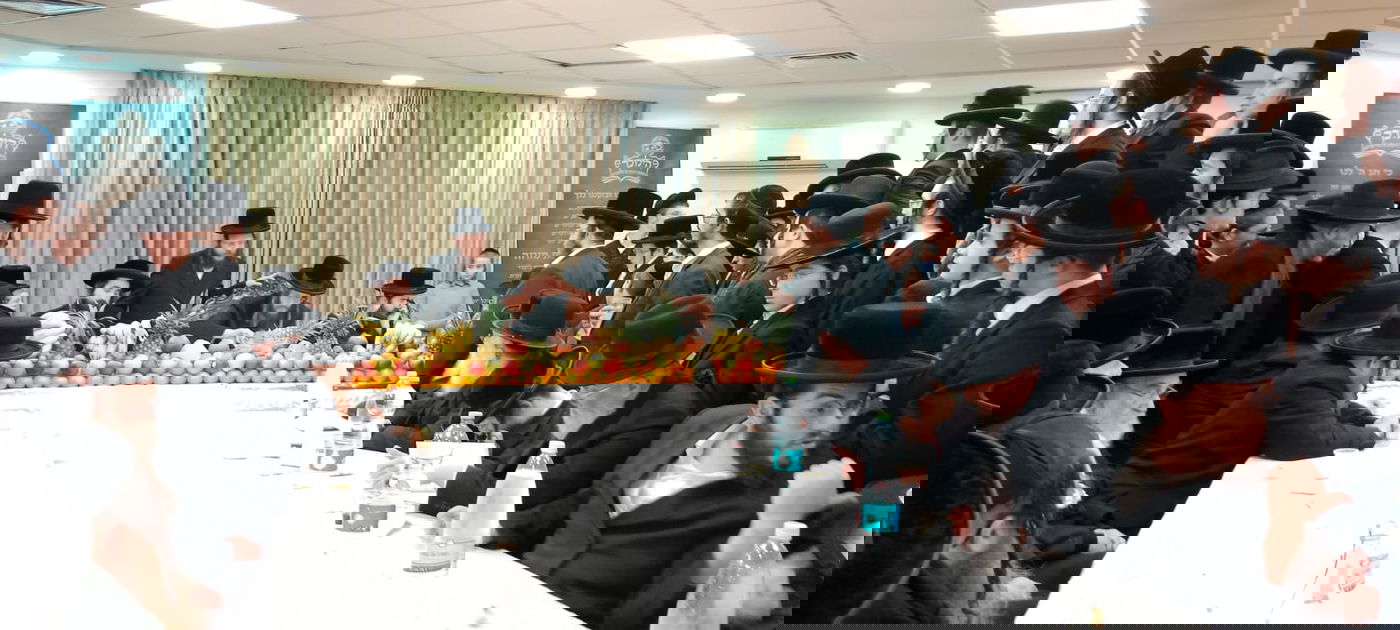 טיש ט"U בשבט בקאליב