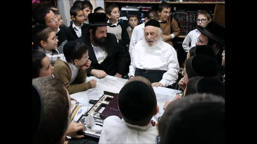 הגרב"ד שואל ומחזק את הילדים | צפו בתיעוד מיוחד