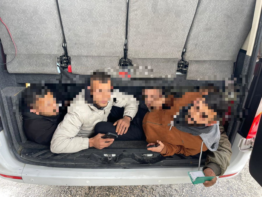 תפיסת השב"חים בתא המטען ברכב
