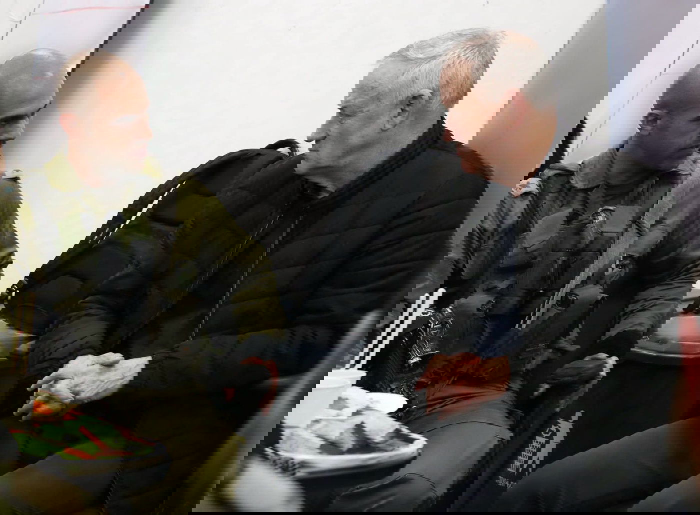 צה"ל תקף מפקדת חיזבאללה | שיגורים אל מטולה והגולן | צה"ל תקף בתגובה בסוריה