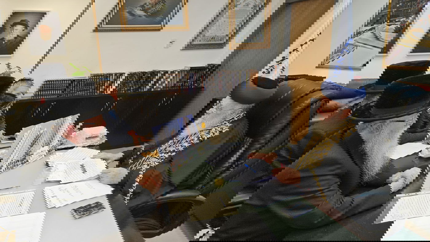 הגר"י יוסף ביציקת אבן הפינה למרכז רשת 'עלה'