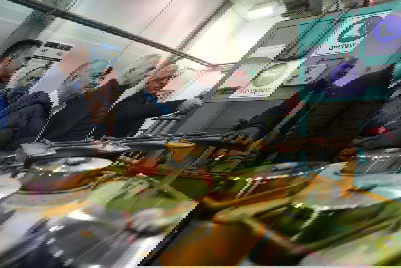 שר הביטחון בביקורו באלביט