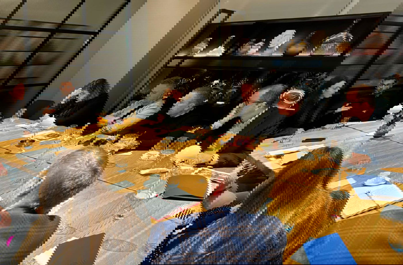 רגב עם השגרירים