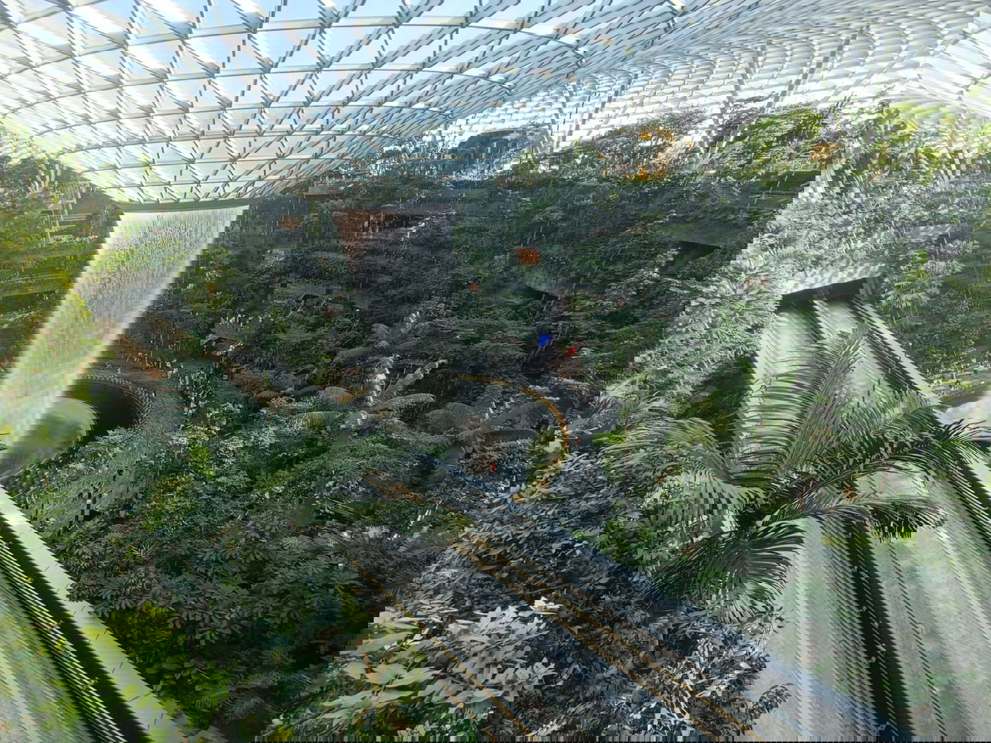 המפל המקורה הגבוה ביותר בעולם