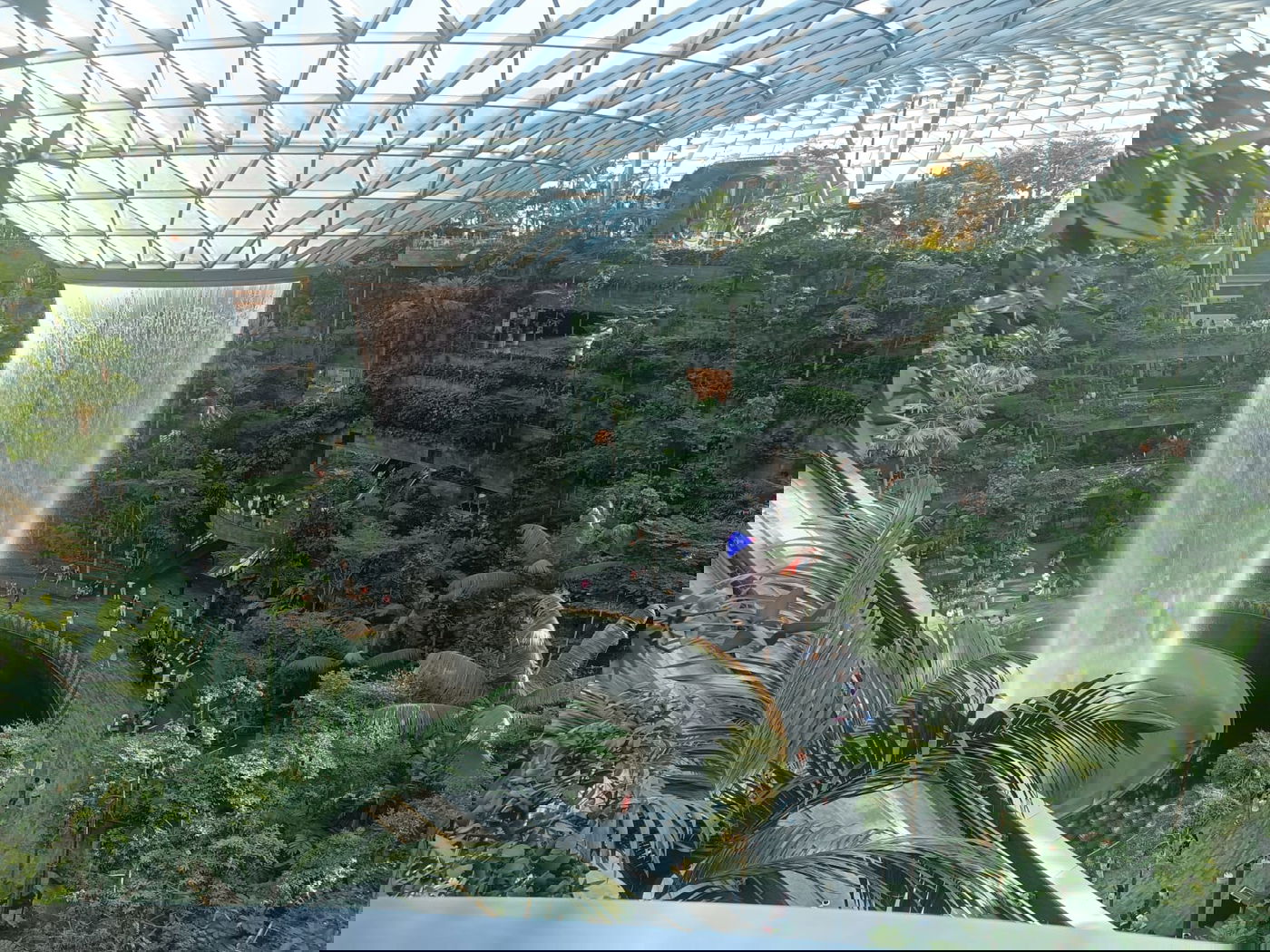 המפל המקורה הגבוה ביותר בעולם