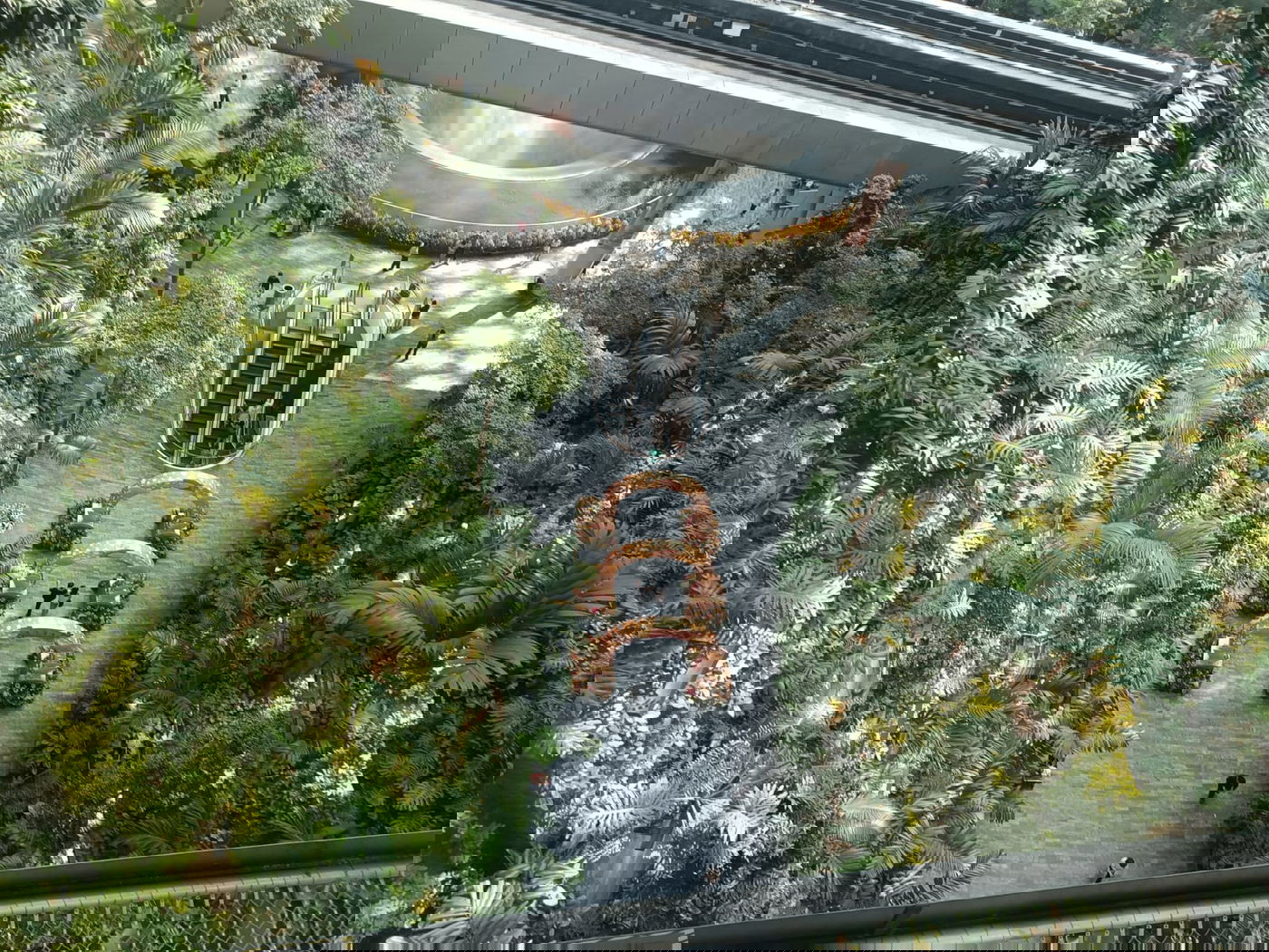 המפל המקורה הגבוה ביותר בעולם