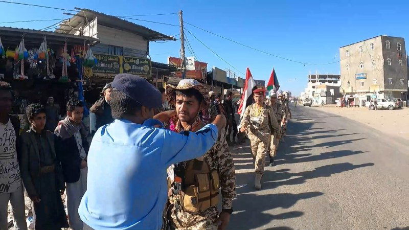 הזוי: אלפי חות'ים צועדים לעבר ישראל כדי להצטרף למלחמה