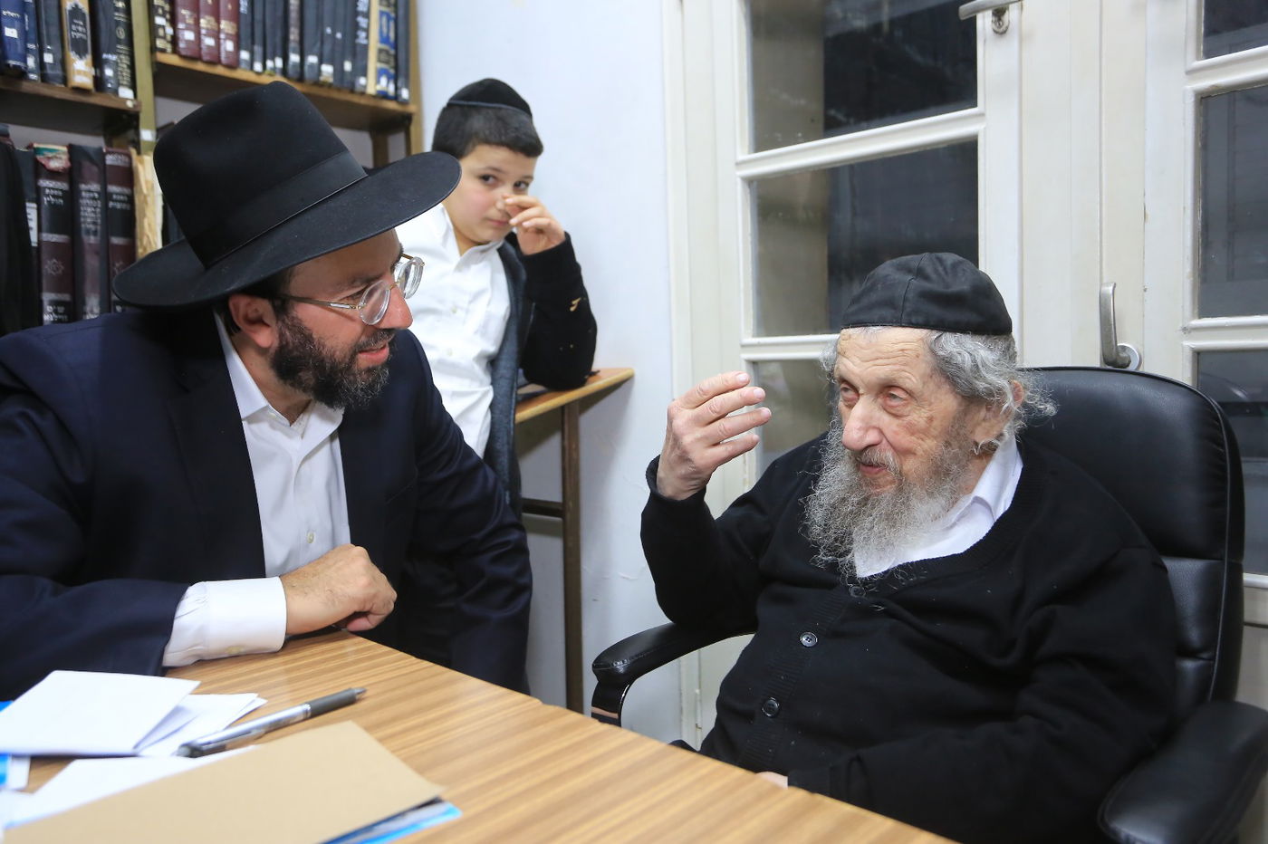 הגר"ד לנדו עם עסקנים מהדרום