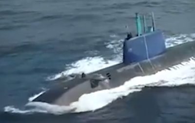 ראיתם פעם צוללת מבפנים? • בואו לסיור מתחת למים | צפו