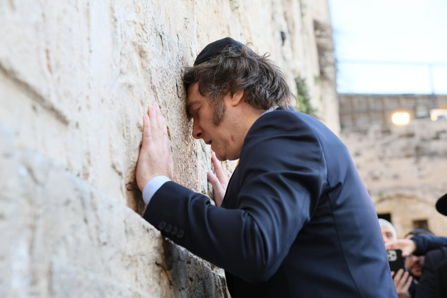 הנשיא מתפלל בכותל, היום