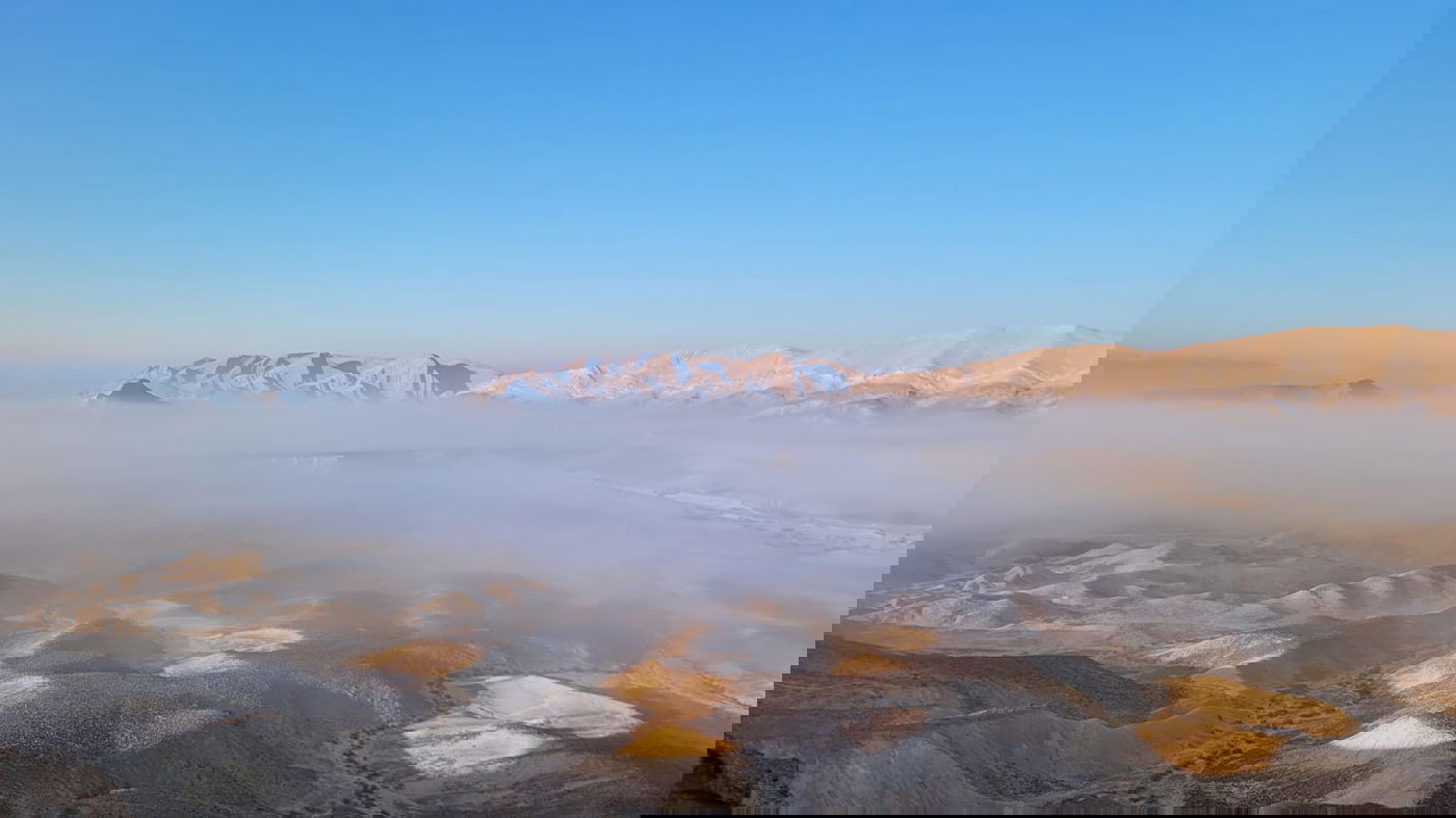 תיעוד מרהיב: ״גלישת עננים״ תועדה הבוקר במכתש גדול