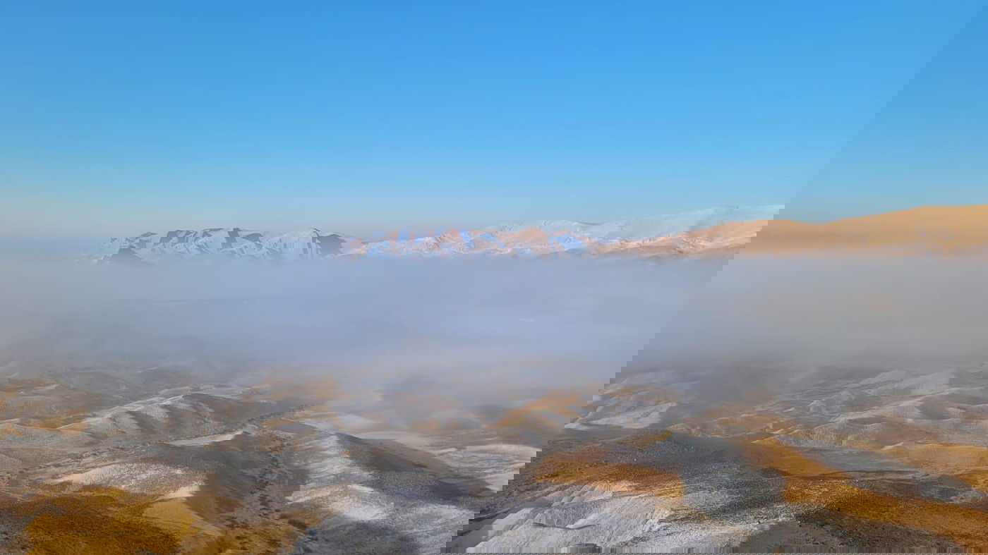 תיעוד מרהיב: ״גלישת עננים״ תועדה הבוקר במכתש גדול