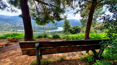 הספסל והתצפית בימים אלו