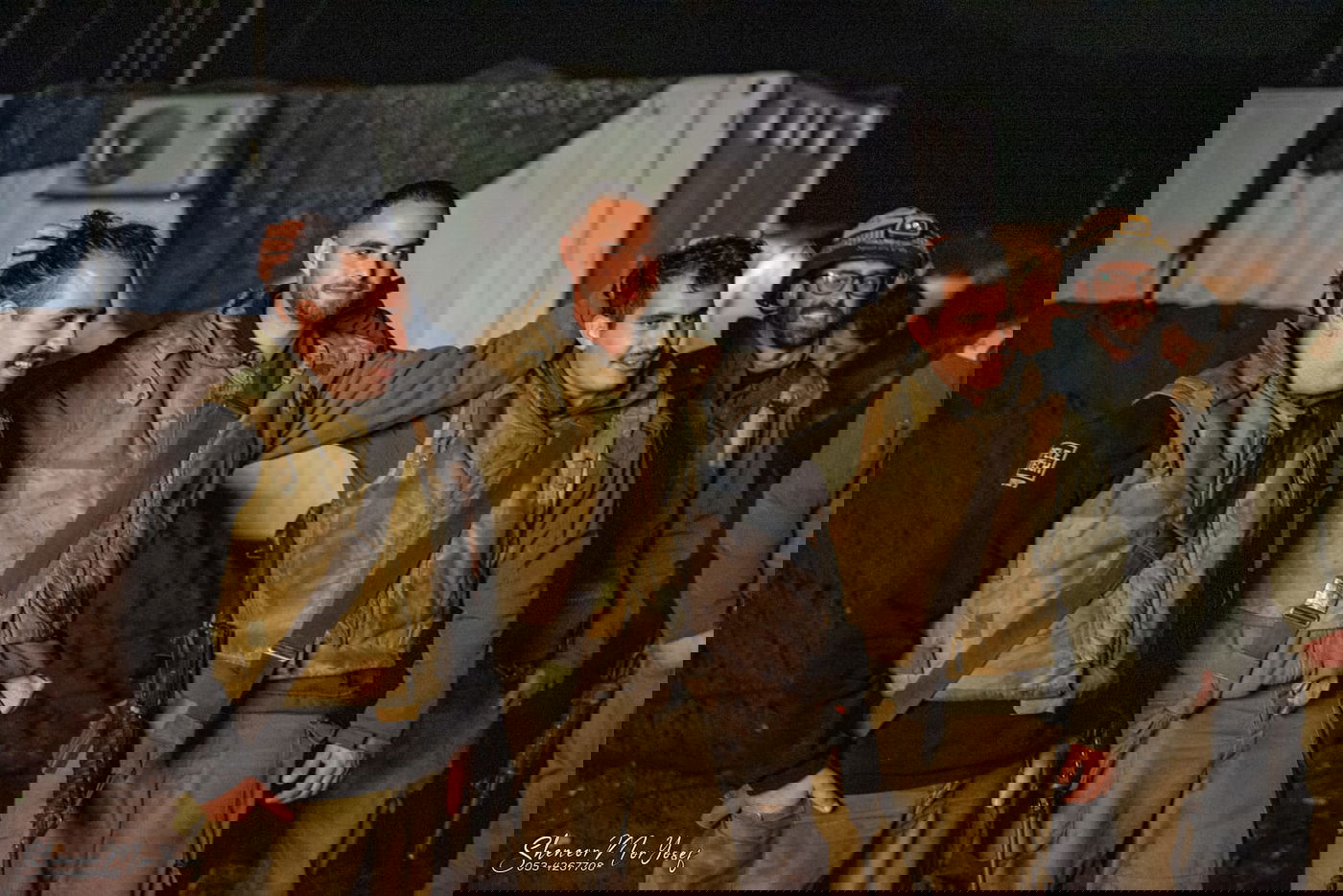 חיילים עונים אמן להדלקת חנוכיה של חב"ד בחצור