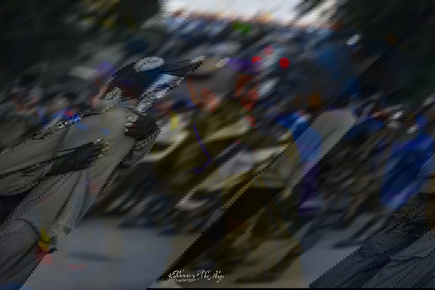 אנשים. אחים. אנחנו.