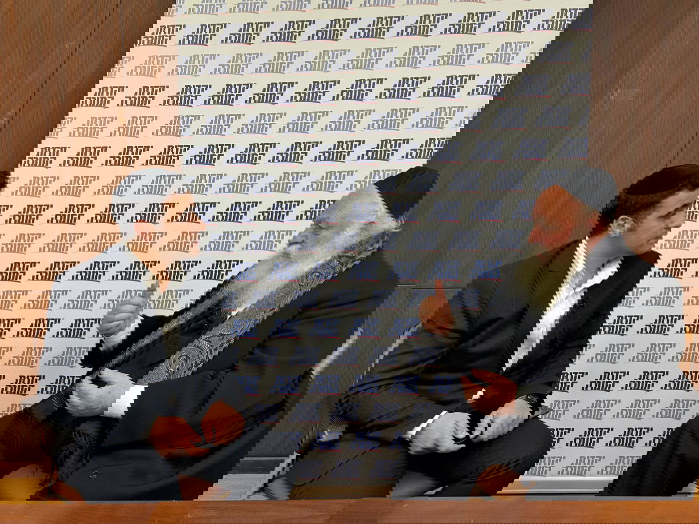 השר יצחק גולדקנופף בריאיון לישי כהן