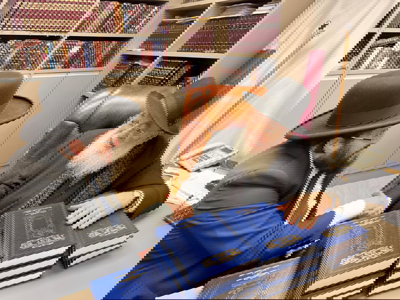 הספר שיכבוש את עולם התורה: הוצג לגדולי התורה והחסידות