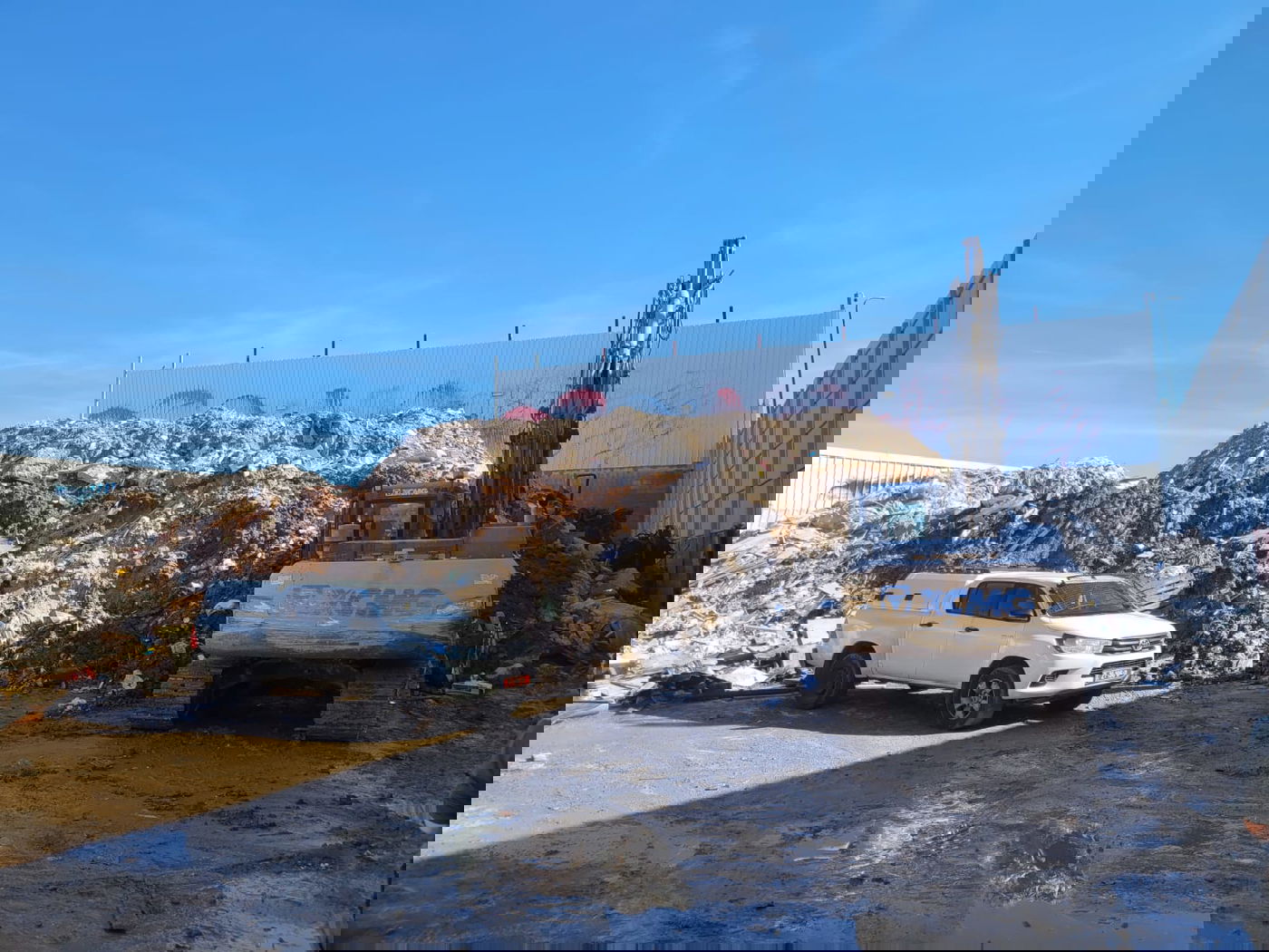 השליכו פסולת, העסיקו שב"חים מעזה, תקפו שוטרים ונעצרו