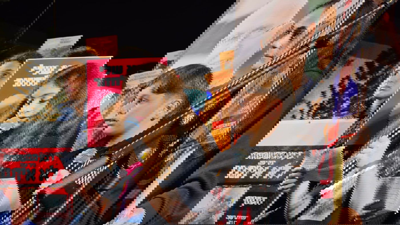 אם החטוף לנתניהו: "אני מאופקים, הצבעתי ליכוד, תתעשת על עצמך"