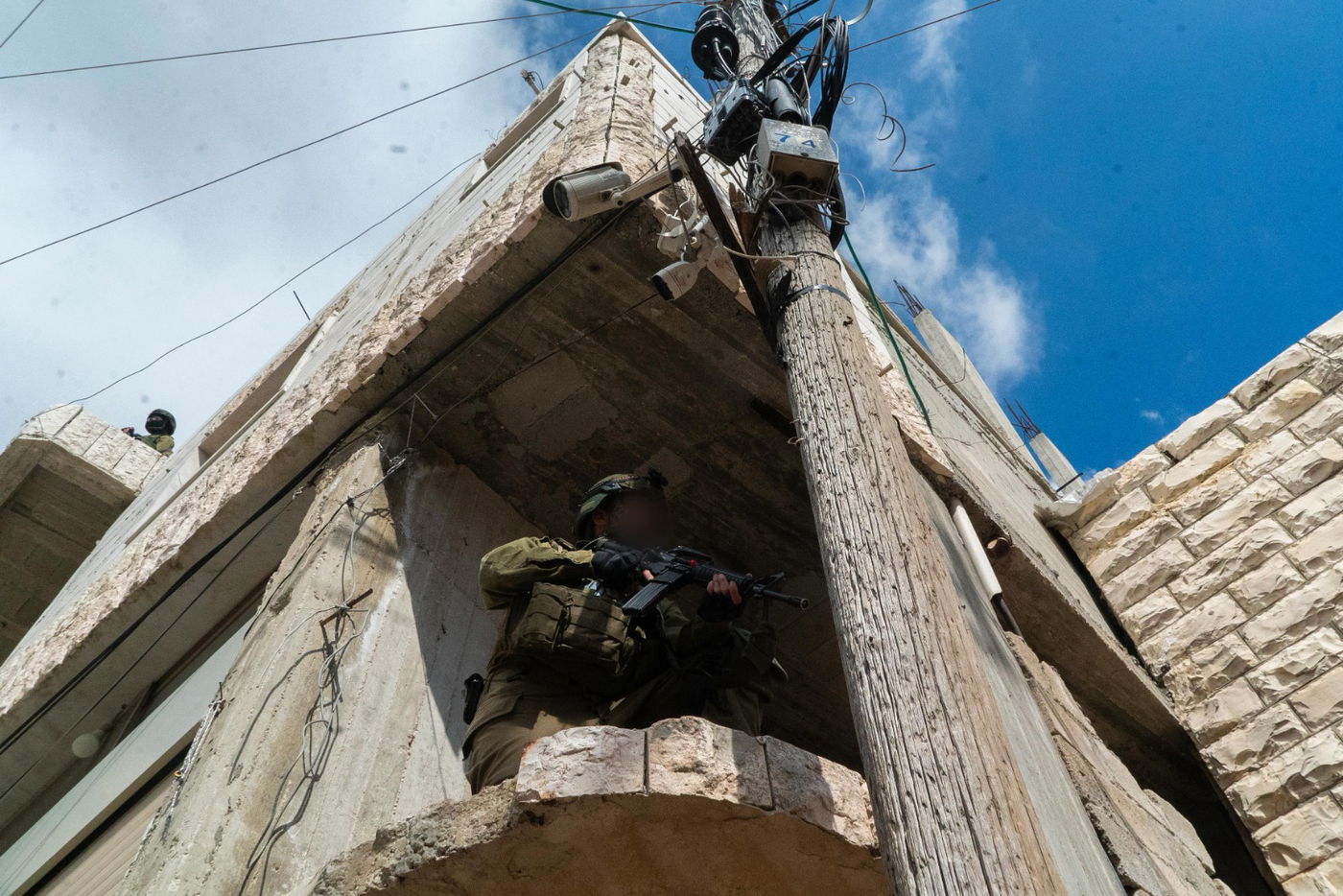 פעילות כוחות צה"ל בבית אומר