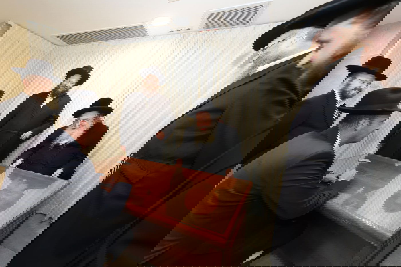 שמוליק גרינברג עם הגר"ש אלתר, היום