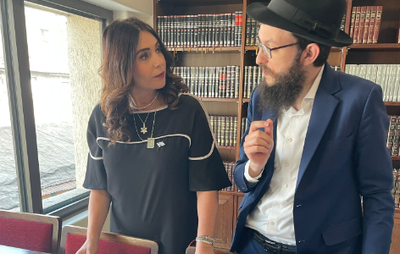 השרה רגב בבית חב"ד