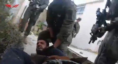 זה מטורף: הכלב של יחידת עוקץ נושך את המחבל המסתתר עד בוא הלוחמים | צפו