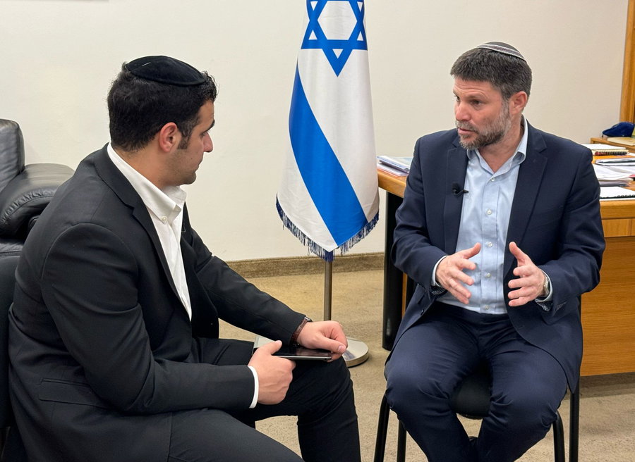 צפו בדברים