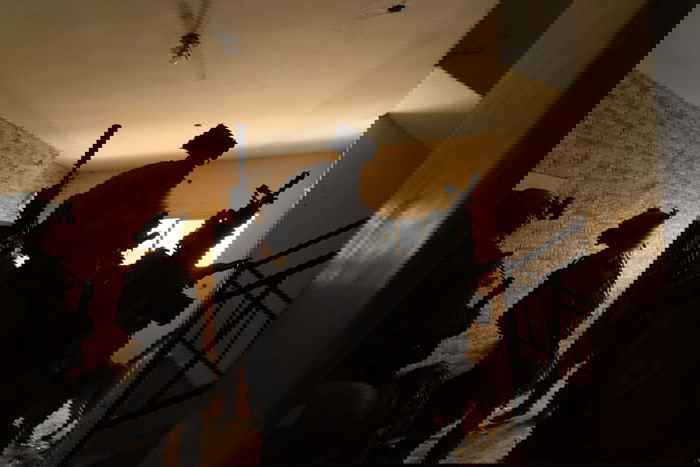 ירי טילים בלתי פוסק על קריית שמונה; פגיעה ישירה במבנה ללא נפגעים | כל העדכונים