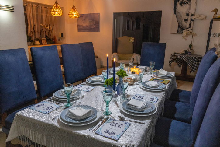 שולחן חגיגי | אילוסטרציה