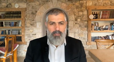 צבי יחזקאלי בפינה על פרשת תרומה • צפו