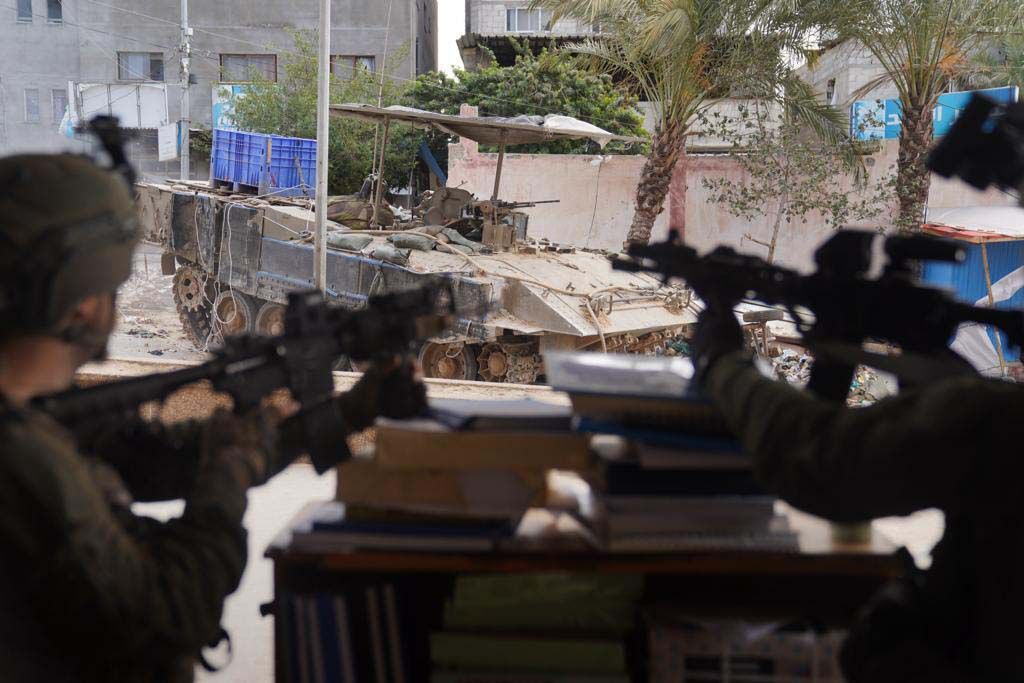 ההיתקלויות של הכוחות המיוחדים עםן מחבלי החמאס בבית החולים נאצר בחאן יונס