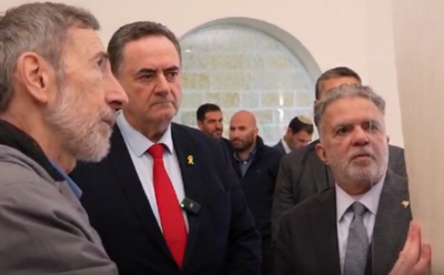 כ"ץ עם השגריר