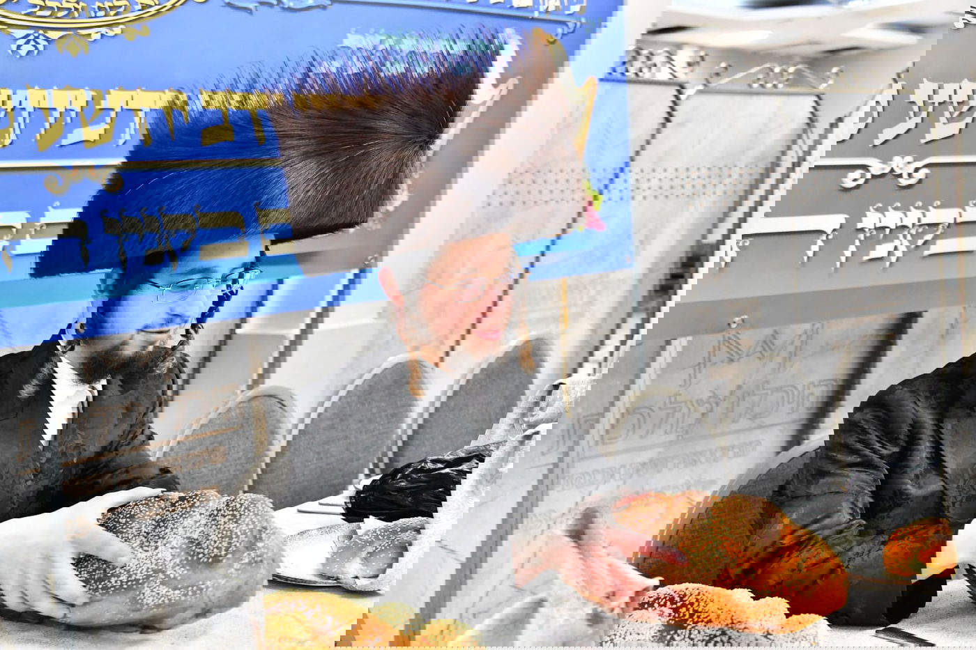 החתונה באירופה, החסידים חגגו עם החתן בארץ לקראת נסיעתו | תיעוד