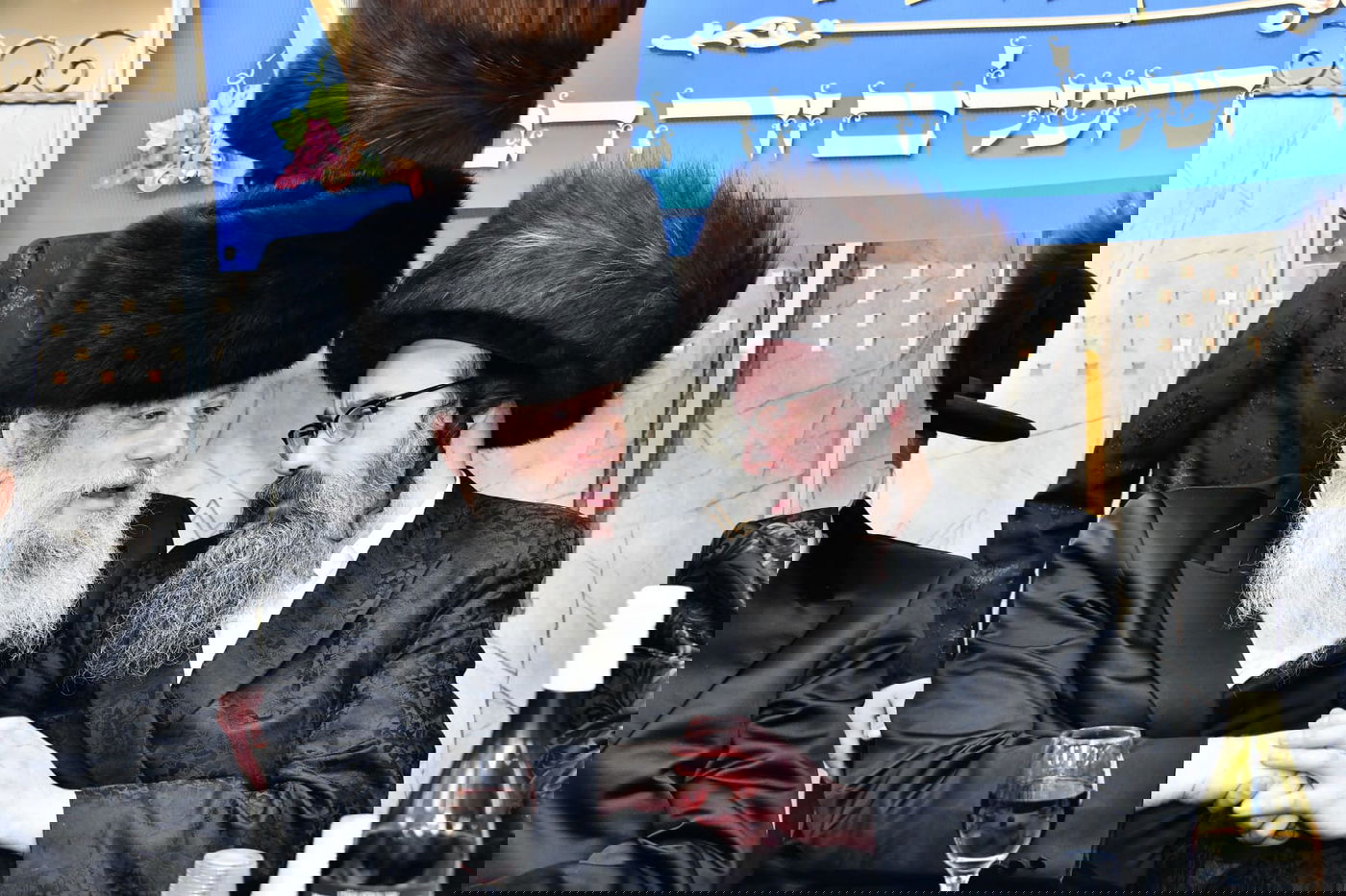 החתונה באירופה, החסידים חגגו עם החתן בארץ לקראת נסיעתו | תיעוד