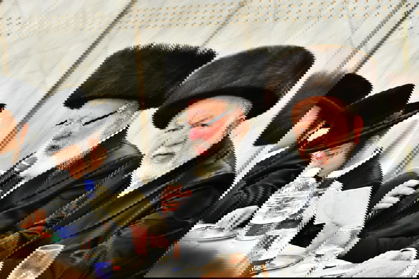 החתונה באירופה, החסידים חגגו עם החתן בארץ לקראת נסיעתו | תיעוד